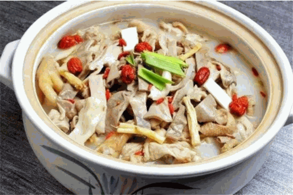 椿记猪肚鸡火焰醉鹅